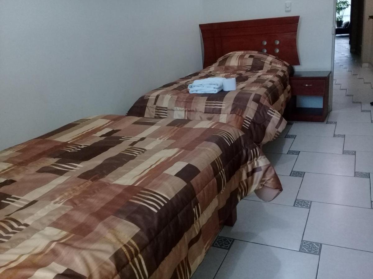 أنداهوايلاس El Parque Hotel المظهر الخارجي الصورة